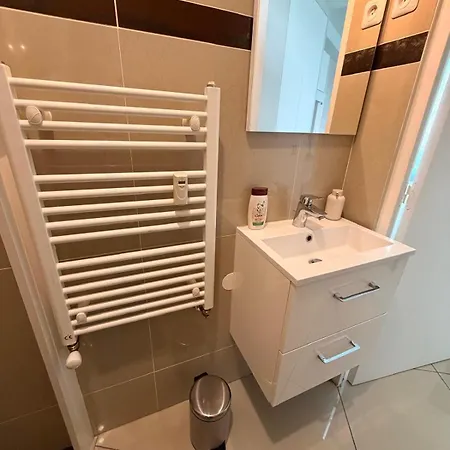 Zen With Netflix, Parking, And Easy Access To Paris Διαμέρισμα Montfermeil